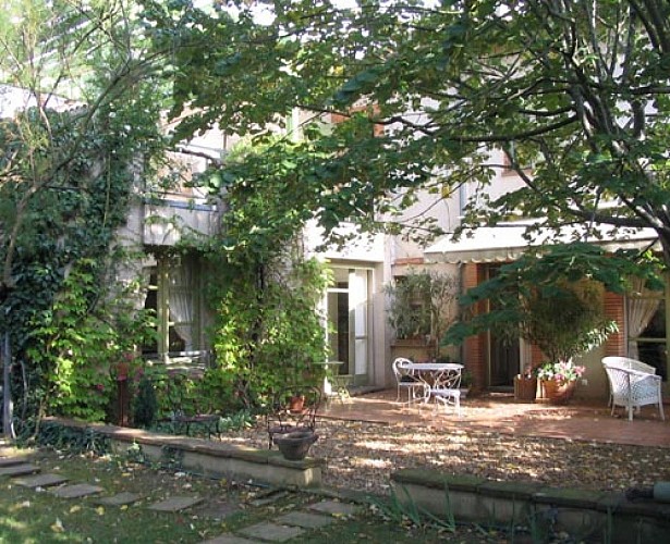 AU PETIT CEDRE