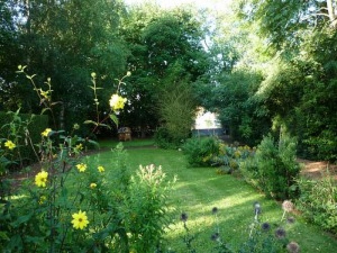 Jardin de plantes mellifères d'Histoire d'Abeille à Bouin Plumoison
