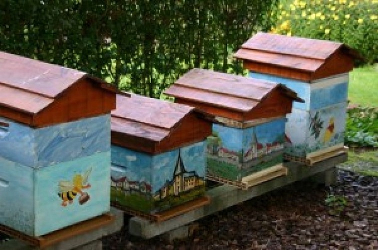 Jardin de plantes mellifères d'Histoire d'Abeille à Bouin Plumoison