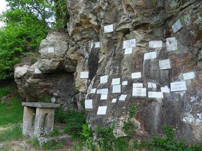 Brandivy, Grotte et Chapelle Notre Dame de Lourdes