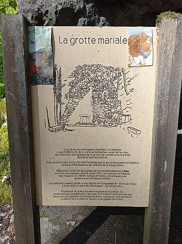 Grotte mariale de Lévaud