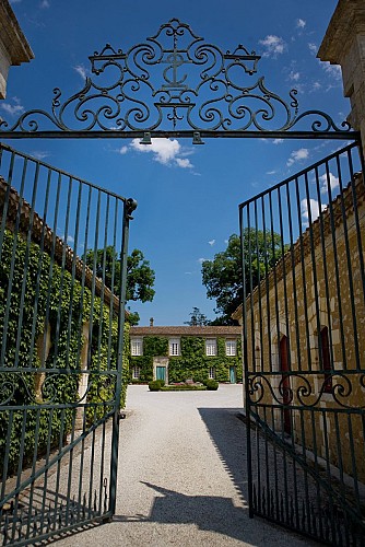 Chateau-Carbonnieux-CRBX-080728-050-2