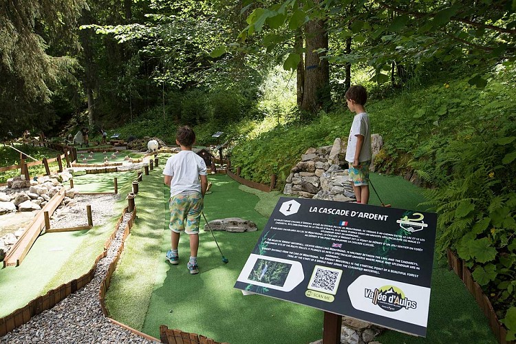 Montriond Lake Mini-Golf