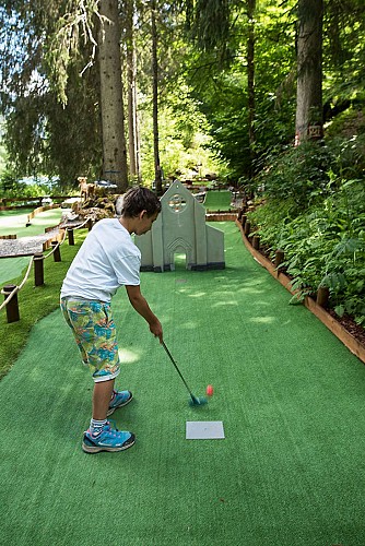 Montriond Lake Mini-Golf