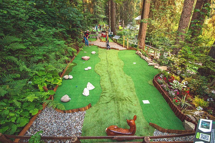 Montriond Lake Mini-Golf