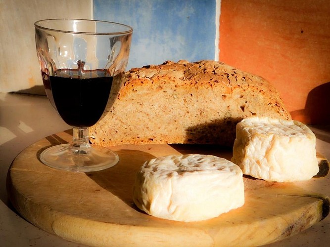 Pause gustative aux Caprices de Lescun en vallée d'Aspe