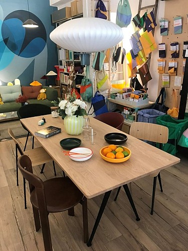 MOMENTUM DESIGN STORE