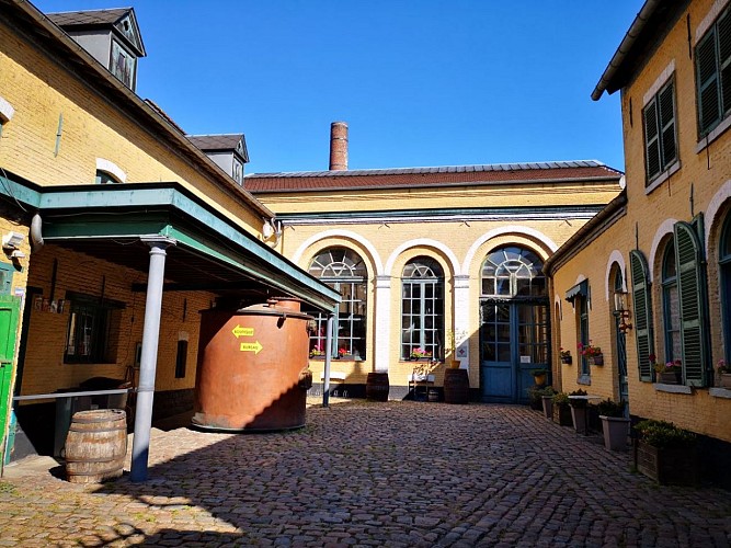 Entrée Distillerie Claeyssens Wambrechies