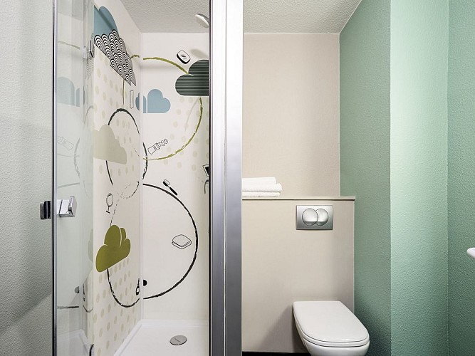IBIS BUDGET LILLE CENTRE GARES VIEUX-LILLE - Salle de bains