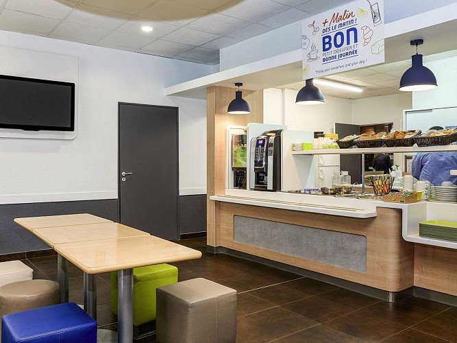 IBIS BUDGET LILLE CENTRE GARES VIEUX-LILLE - Salle petit-déjeuner
