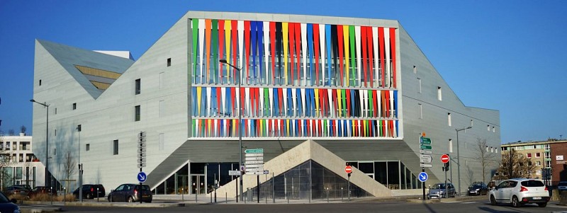 AUBERGE DE JEUNESSE HI LILLE STÉPHANE HESSEL - Extérieur