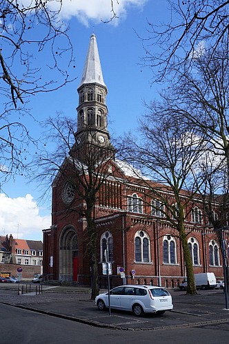 EGLISE SAINT PIERRE SAINT PAUL - Vue extérieure