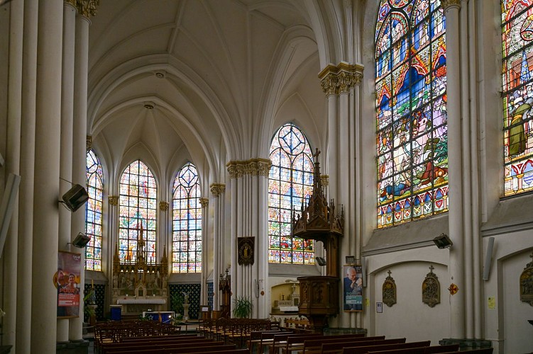Intérieur église de Bouvines