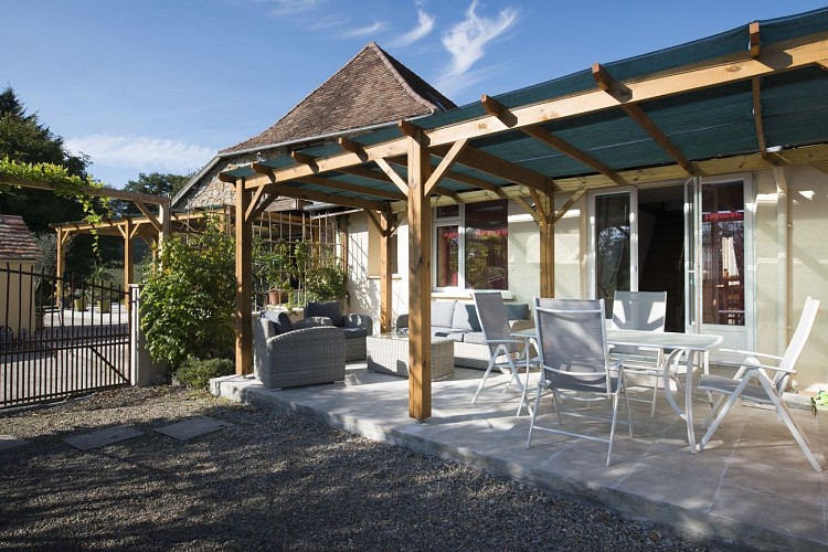 Domaine Hourcabis - terrasse1