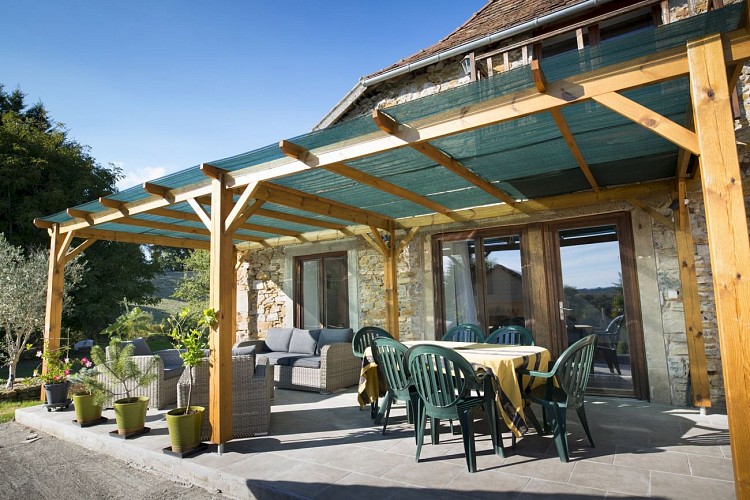 Domaine Hourcabis - terrasse extérieure1