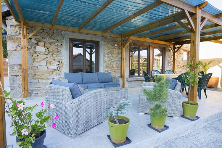 Domaine Hourcabis - terrasse extérieure