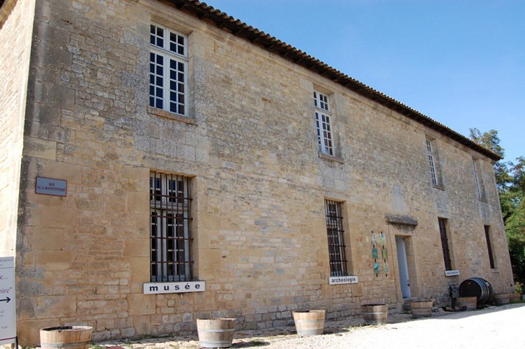 musee-d-histoire-de-la-citadelle-de-blaye-facade-800x600