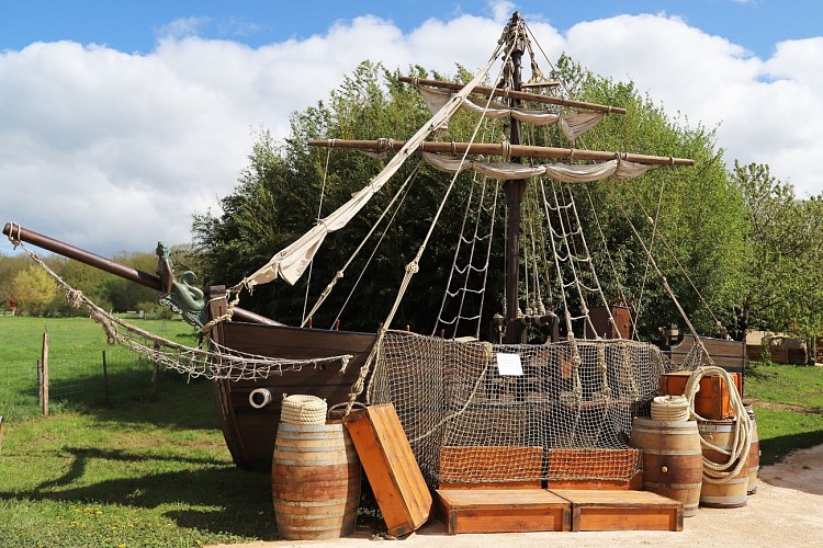 DIVERTI PARC CORSAIRES 7 bateau profil  - Credit Divertiparc-IS Communication