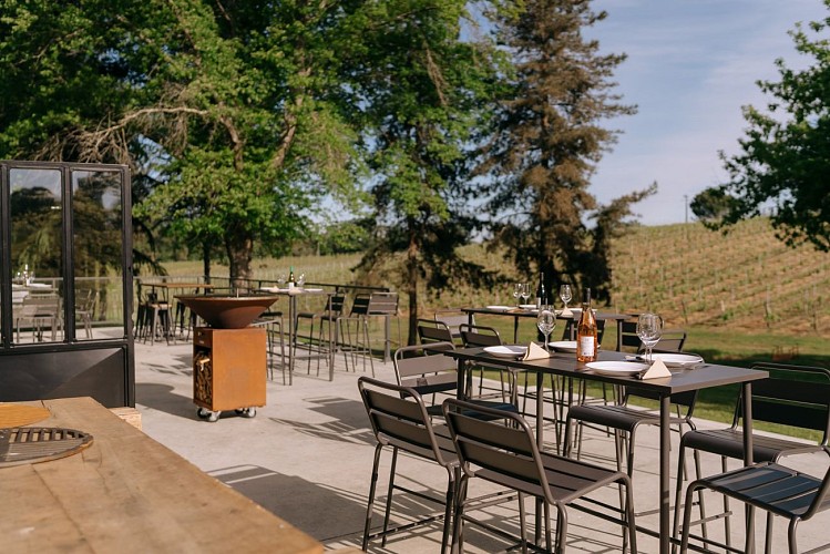 2024 - HONT - L'Étable de Marquestau - Terrasse - © LydiePalmer_film