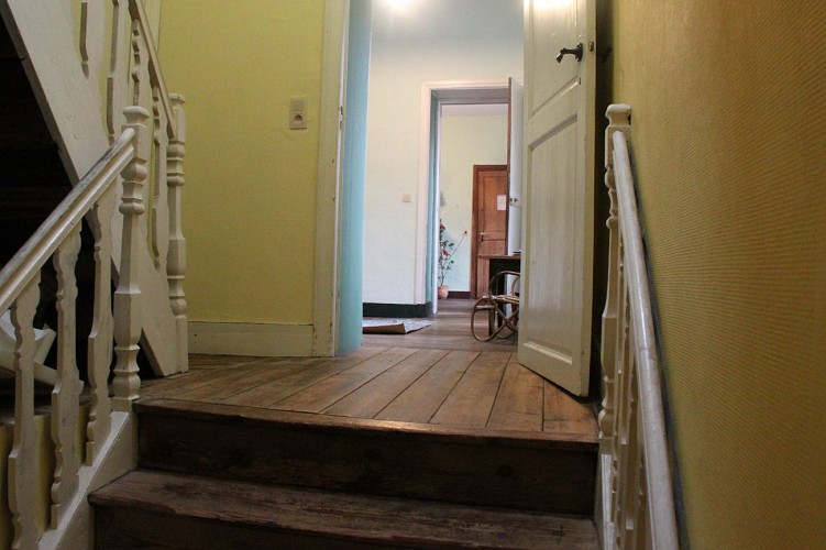 Le Petit Quartier - escaliers