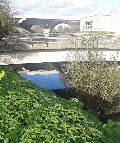 De loopbrug over de Zenne