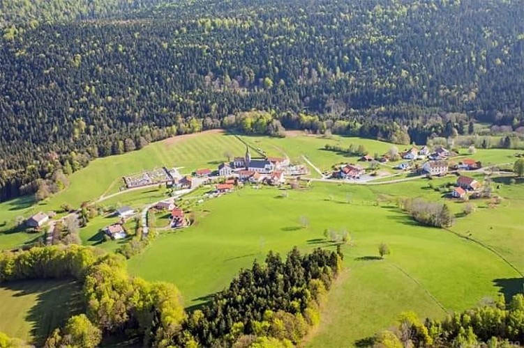 LE CHALET DE LA COMBEAUTÉ