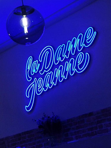 LA DAME JEANNE