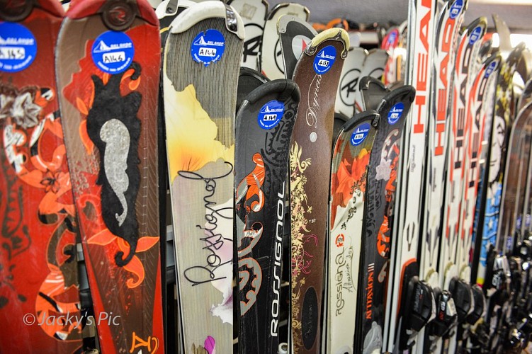 Mountain Ski Shop - Village