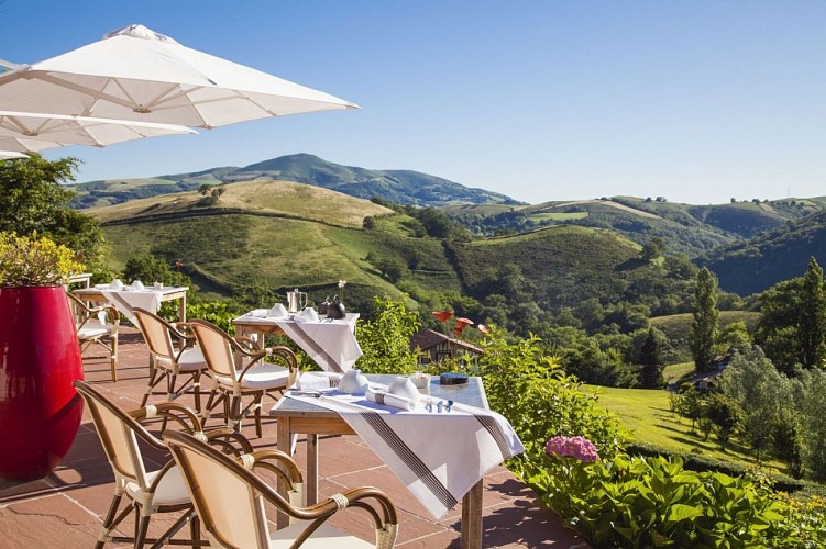 Auberge Ostape - vue terrasse - Bidarray