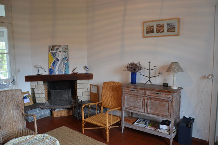 FLOTS BLEUS SALLE SEJOUR COTE CHEMINEE