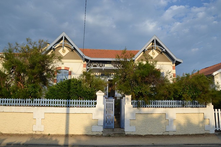 VUE AVANT FLOTS BLEUS - Copie