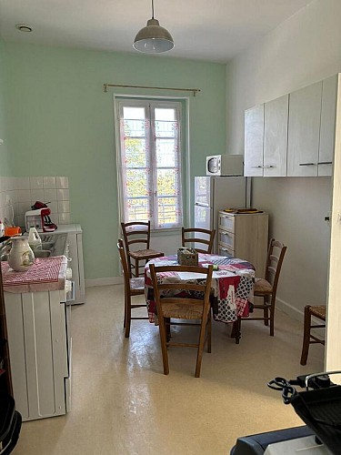 cuisine pierre vue fenetre.1