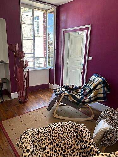 salon vue fenetre pierre