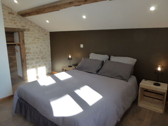 Le Logis chambre marron 1