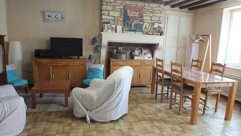 Pièce principale: espace salon, espace repas