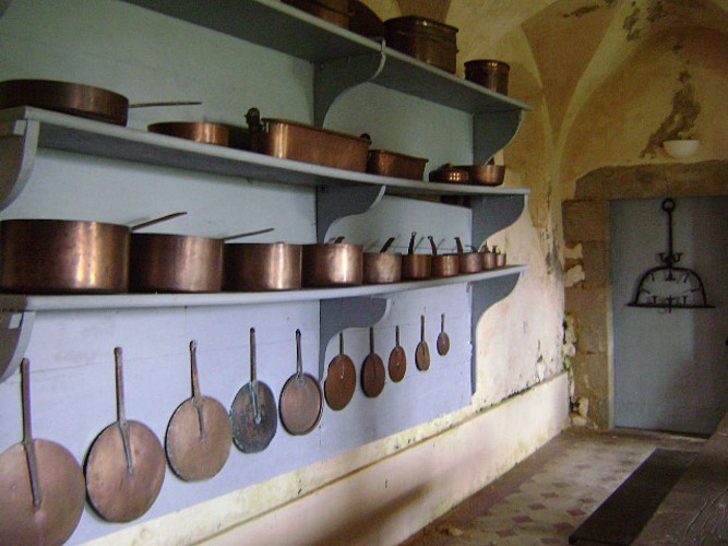 CHATEAU DE SAINT- LOUP-NANTOUARD_3