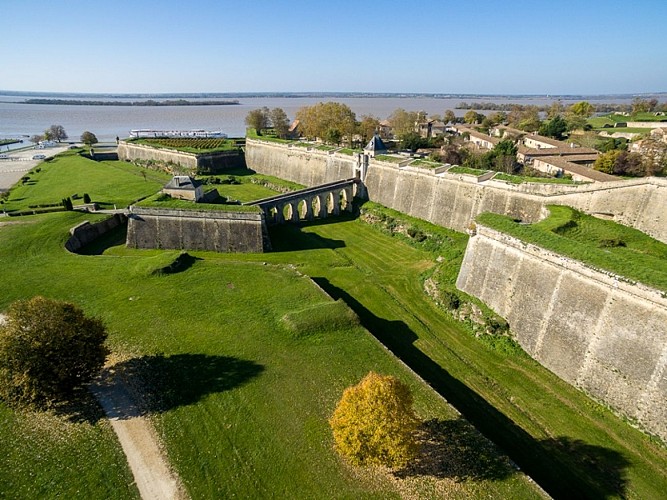 citadelle-Blaye-UNESCO-porte-dauphine-800x600--Blaye-tourisme-Steve-Le-Clech-2