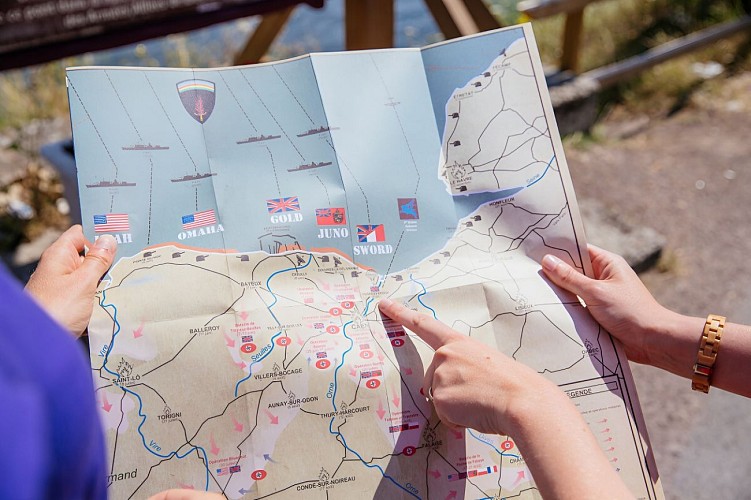 294710-Carte_du_debarquement-Caen_la_mer_Tourisme___Les_Conteurs_(Droits_reserves_OTC)-1200px