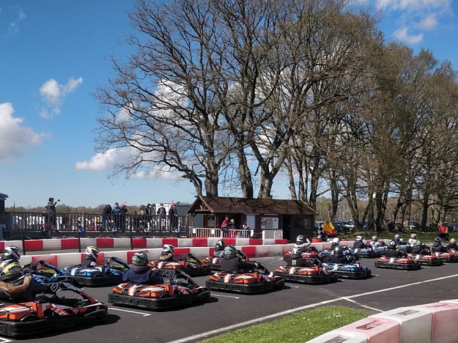 Karting sur le Circuit Automobile de Pont l'Evêque