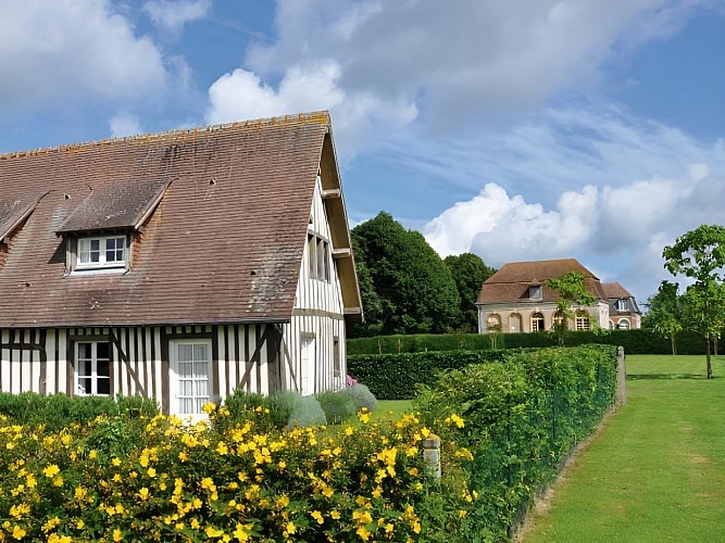 Ferme du Château Gite au Pin Chez Rebecca Whitehead maison