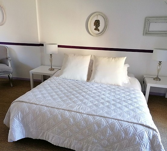 la-malposte-chambre-2-prune