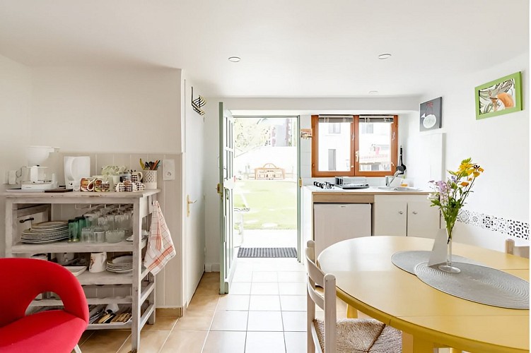 maisonnette-ferey-espace-repas-4