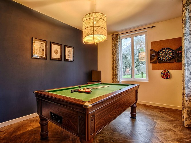 Salle de billard et fléchettes