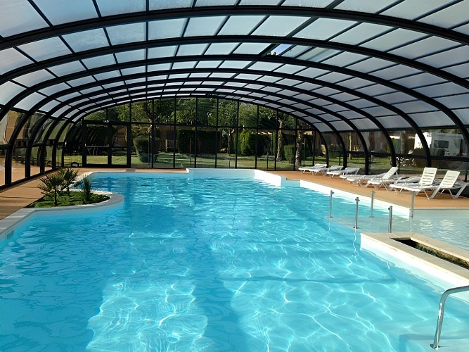 camping-Tohapi-riva-bella-piscine-couverte