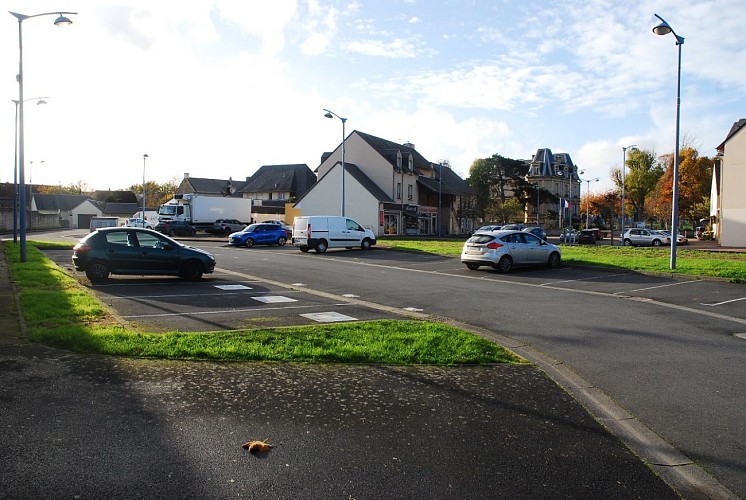 DSC_9823AIRE DE CAMPING-CARS COMMUNALE D'HERMANVILLE-SUR-MER