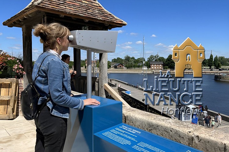 La Lieutenance Honfleur Terrasse 