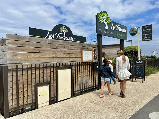 Les Terrasses du Mini Golf