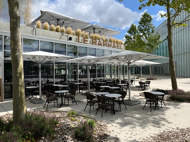 terrasse le Raphaël-min