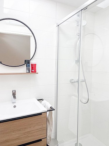 green bike_gite_poses_salle de douche