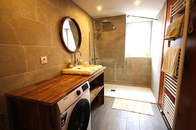 Rive d'auge à Cormeilles_salle de bain duplex